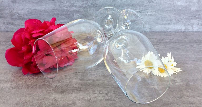 Sommerfest und Hochzeit mit stilvollem Leihinventar