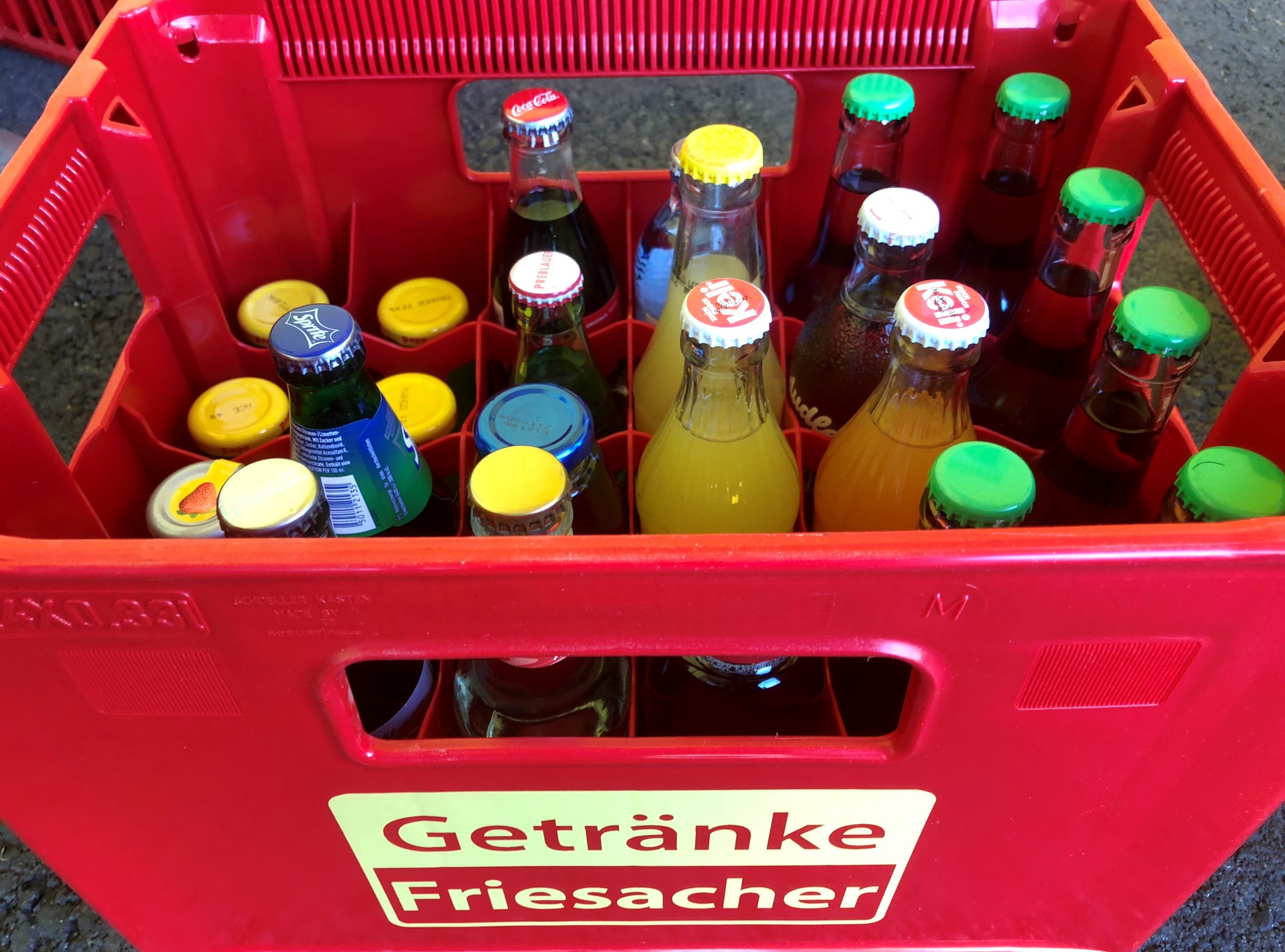 Gemischte Limonadenkiste Getränke Friesacher