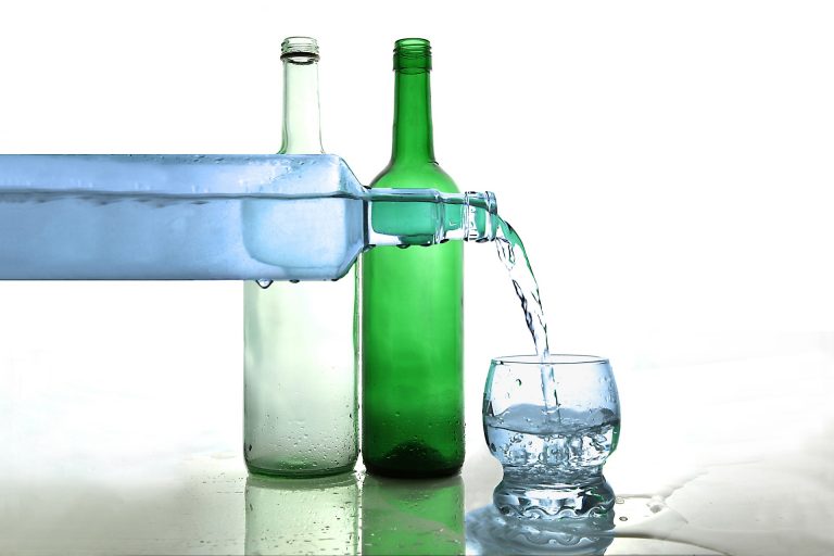 Mineralwasser in Glasflaschen kaufen
