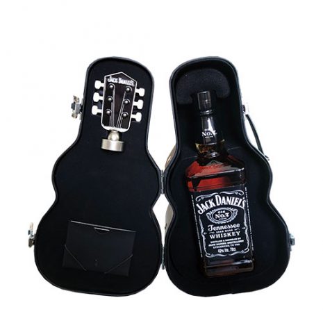 Jack_Daniels_Guitar_Case_070_offen